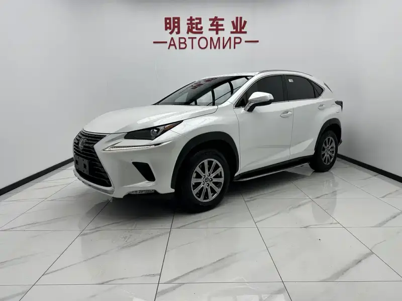 Lexus NX, 2021