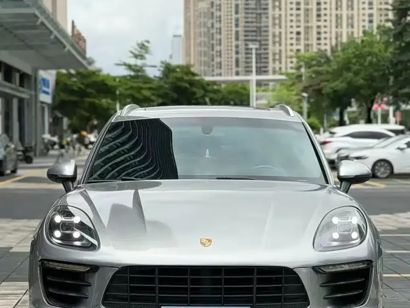 Porsche Macan, 2015
