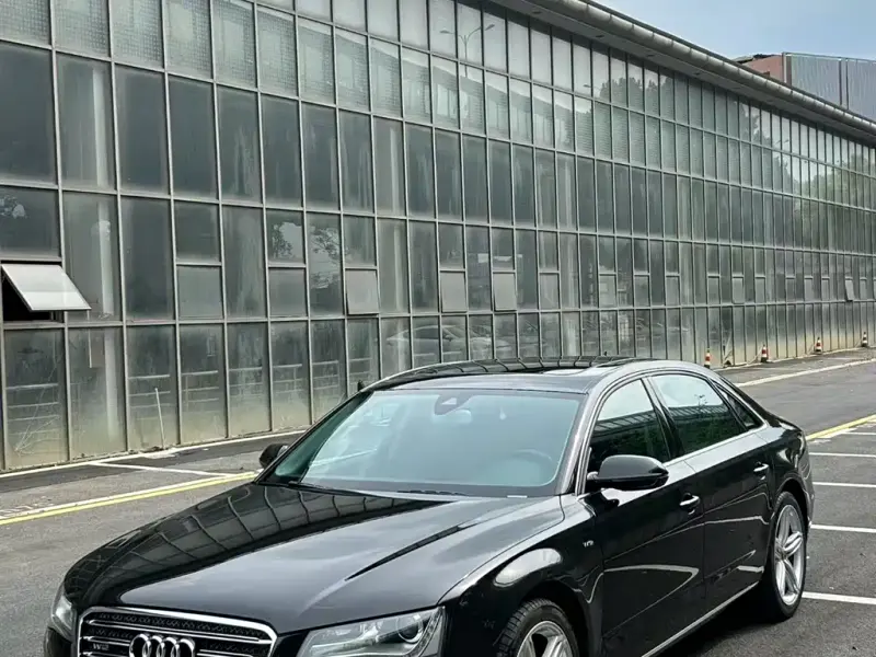 Audi A8, 2014