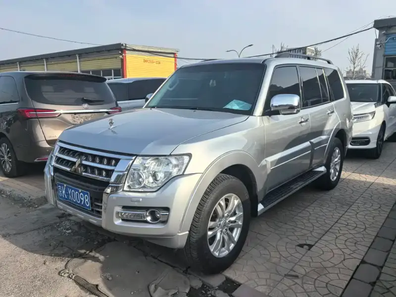 Mitsubishi Pajero (Import), 2018