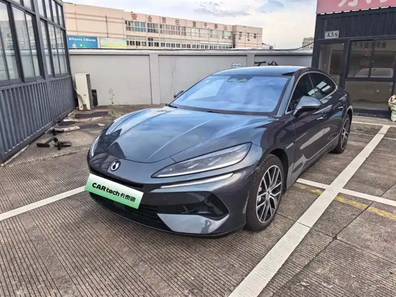 Denza Z9, 2025