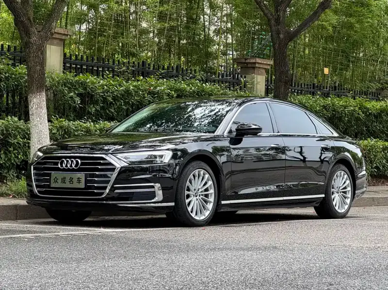 Audi A8, 2022
