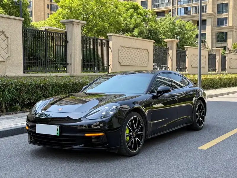 Porsche Panamera Hybrid, 2020