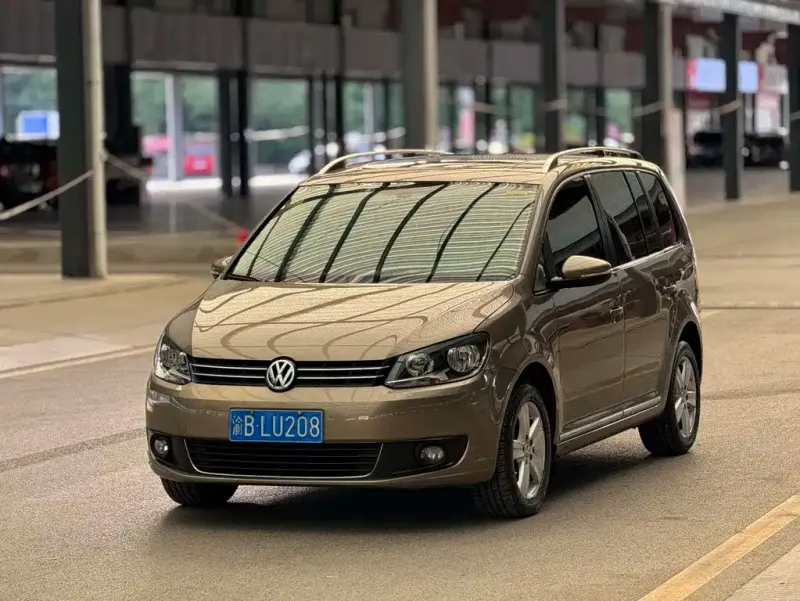 Volkswagen Touran, 2015