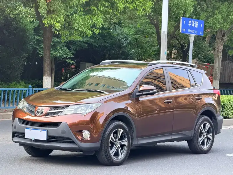 Toyota RAV4, 2015