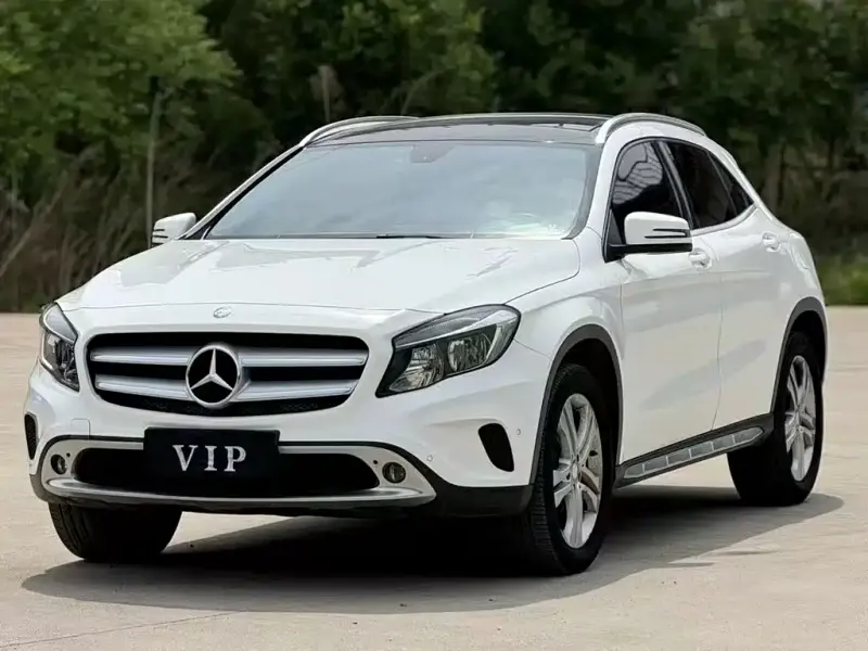 Mercedes-Benz GLA, 2015