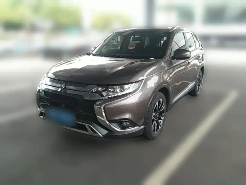 Mitsubishi Outlander, 2020