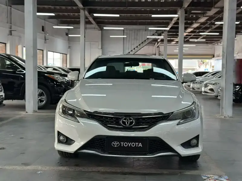 Toyota Reiz, 2015