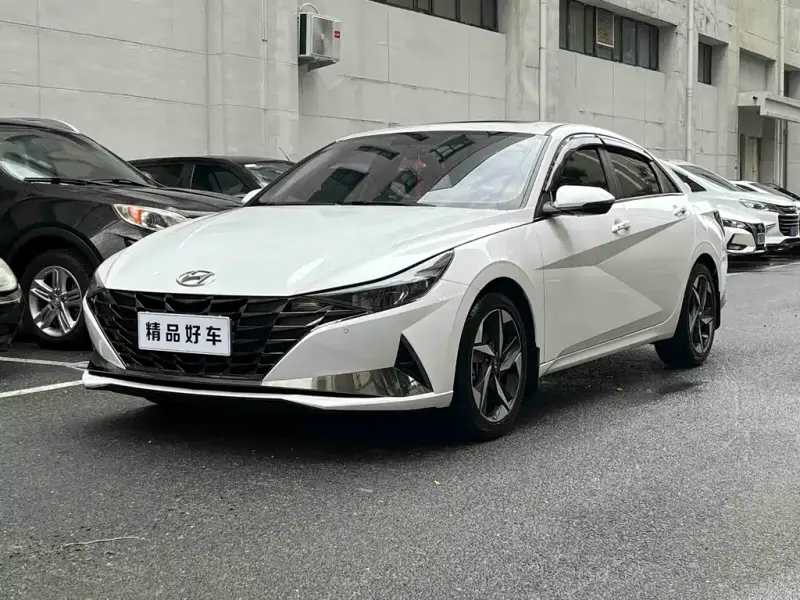 Hyundai Elantra, 2023