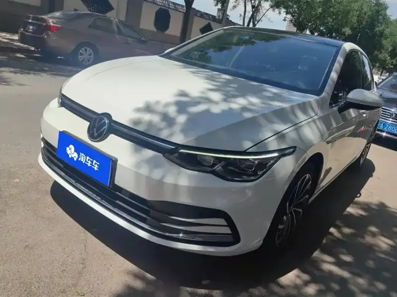 Volkswagen Golf, 2022