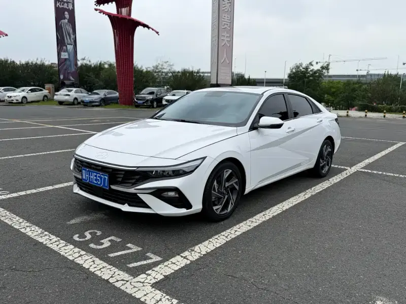 Hyundai Elantra, 2023