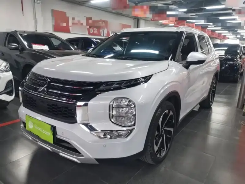 Mitsubishi Outlander, 2022