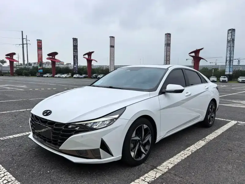 Hyundai Elantra, 2023