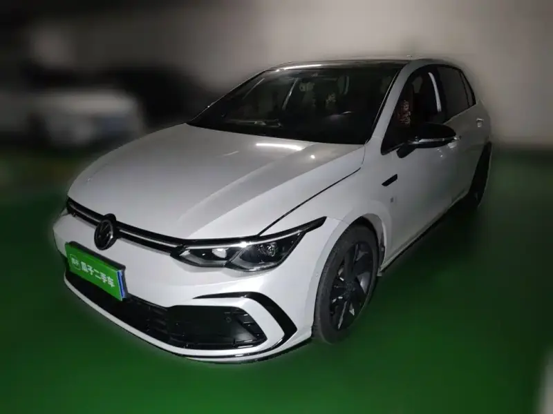 Volkswagen Golf, 2022