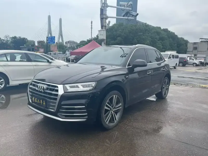 Audi Q5L, 2020
