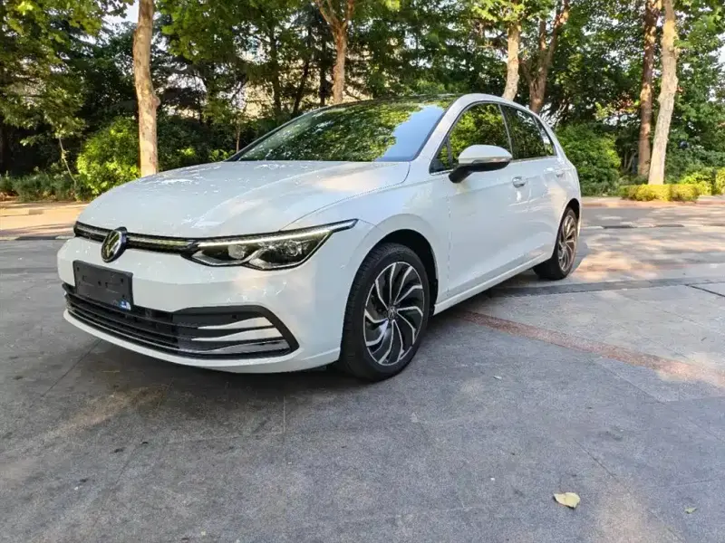 Volkswagen Golf, 2022