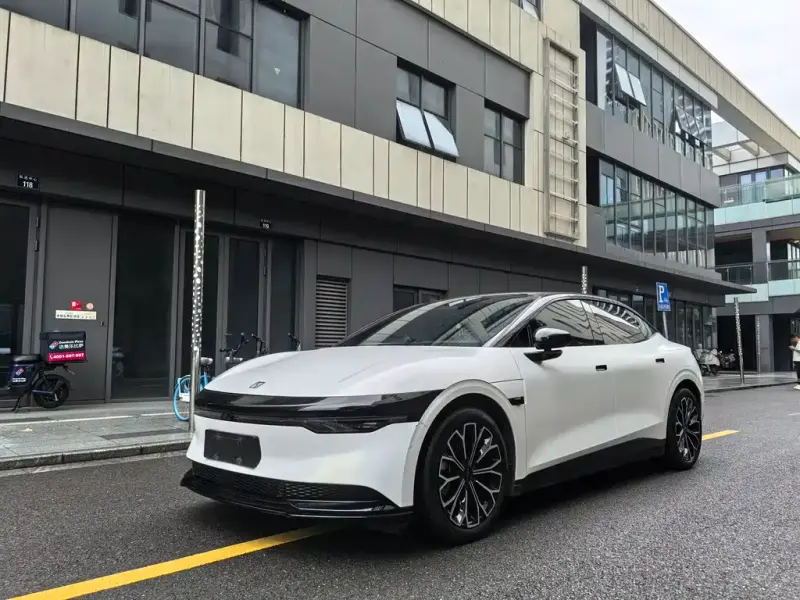 Zeekr 007, 2024