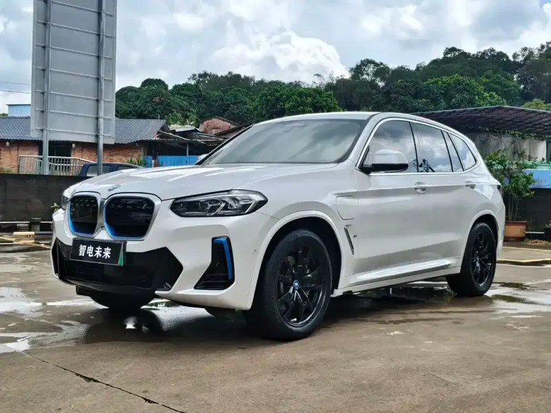 BMW iX3, 2022