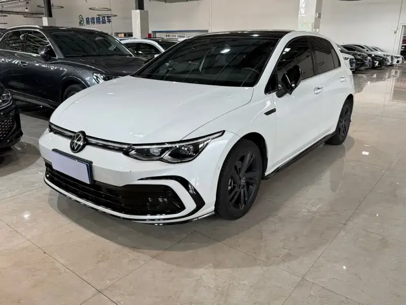 Volkswagen Golf, 2022