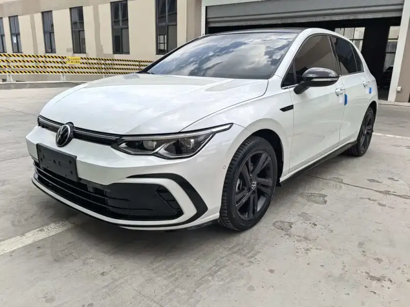 Volkswagen Golf, 2023