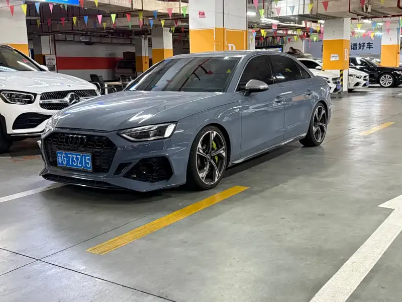Audi A4L, 2022