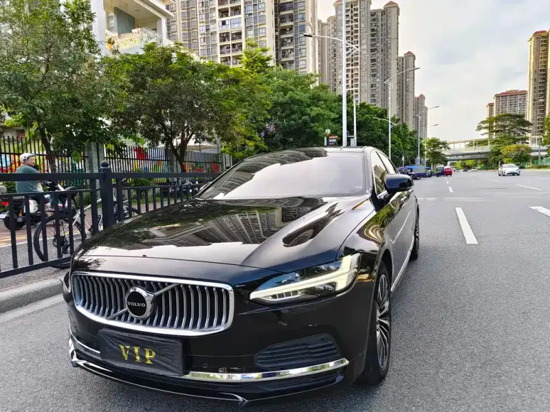 Volvo S90 PHEV, 2023