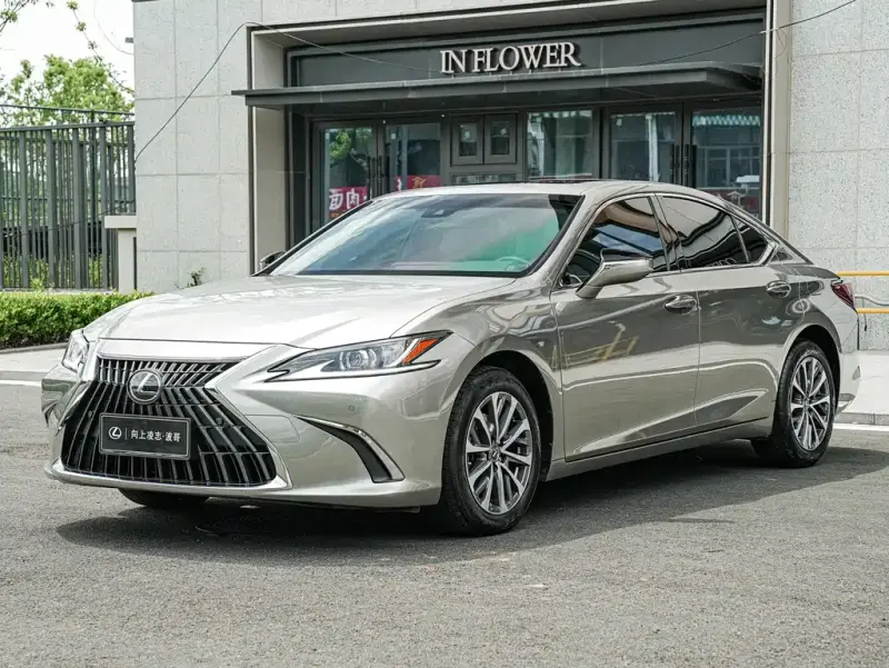 Lexus ES, 2024