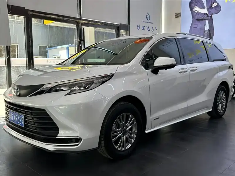 Toyota Sienna, 2024
