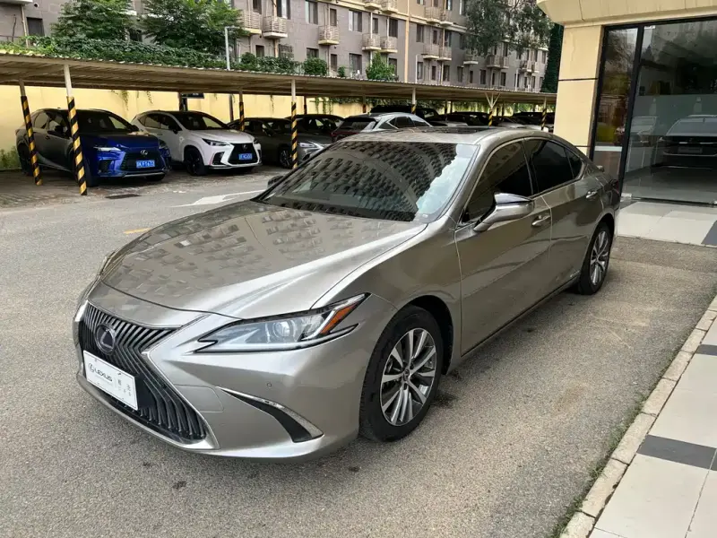 Lexus ES, 2020