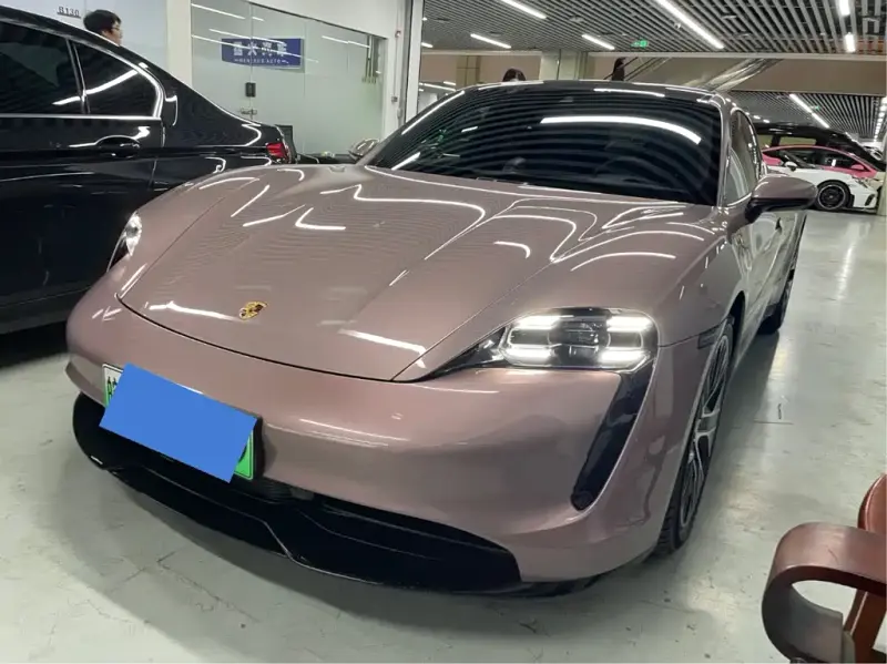 Porsche Taycan, 2020