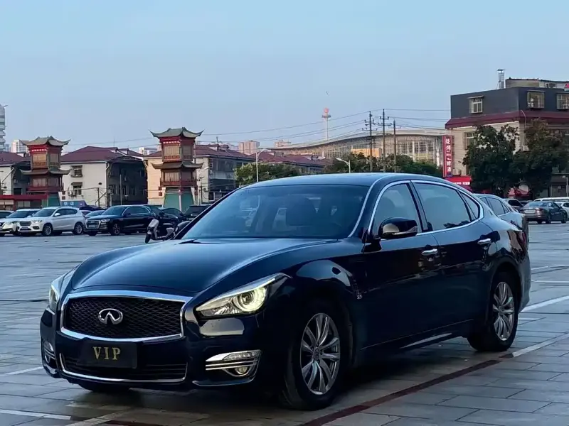 Infiniti Q70, 2016