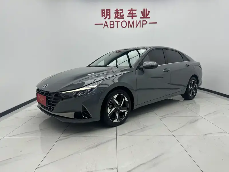 Hyundai Elantra, 2022