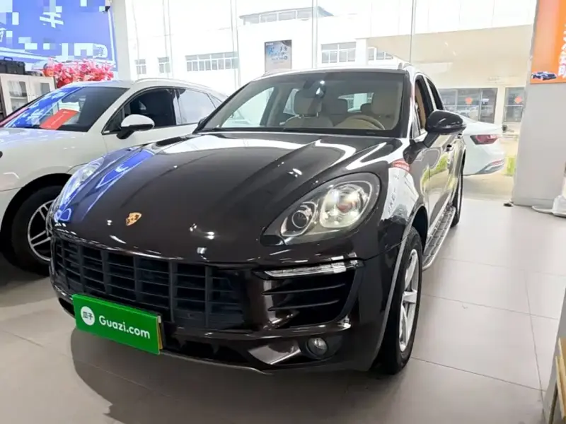 Porsche Macan, 2015