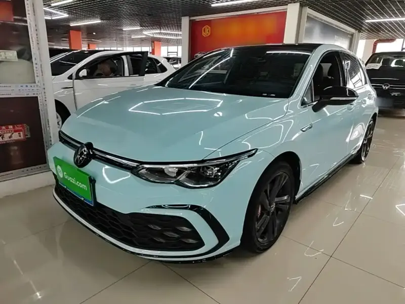 Volkswagen Golf, 2024