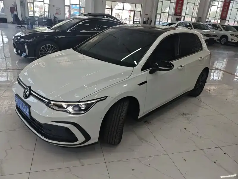 Volkswagen Golf, 2025