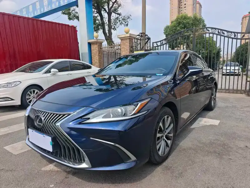Lexus ES, 2021