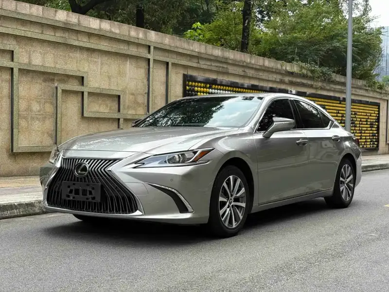 Lexus ES, 2020