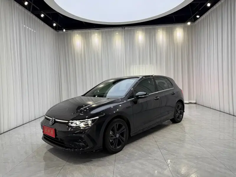 Volkswagen Golf, 2022