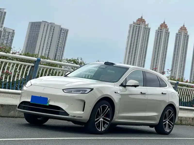 AITO M5, 2025