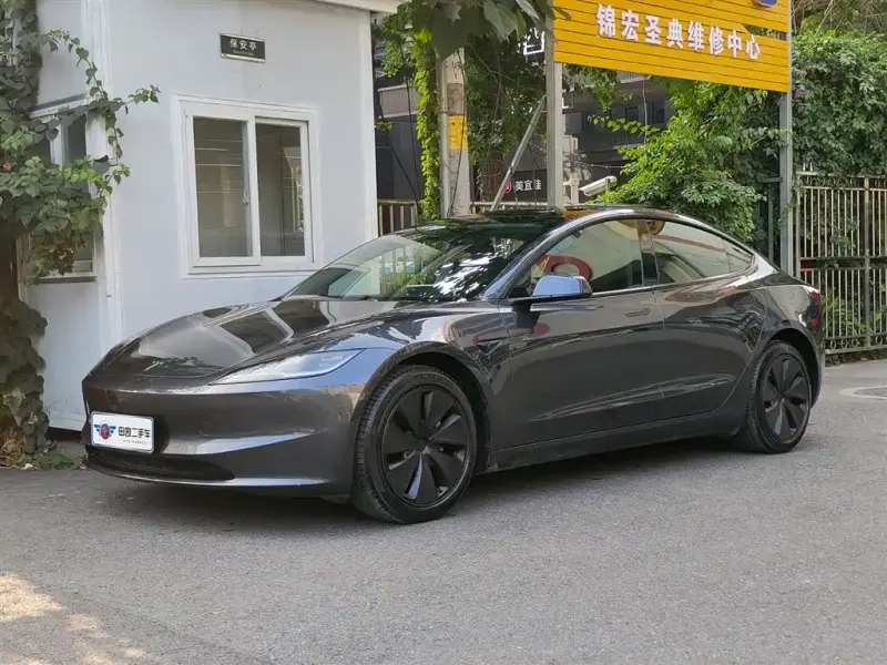 Tesla Model 3, 2024