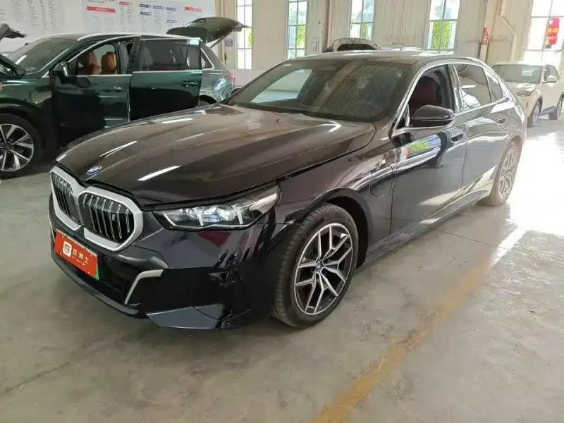 BMW i5, 2025