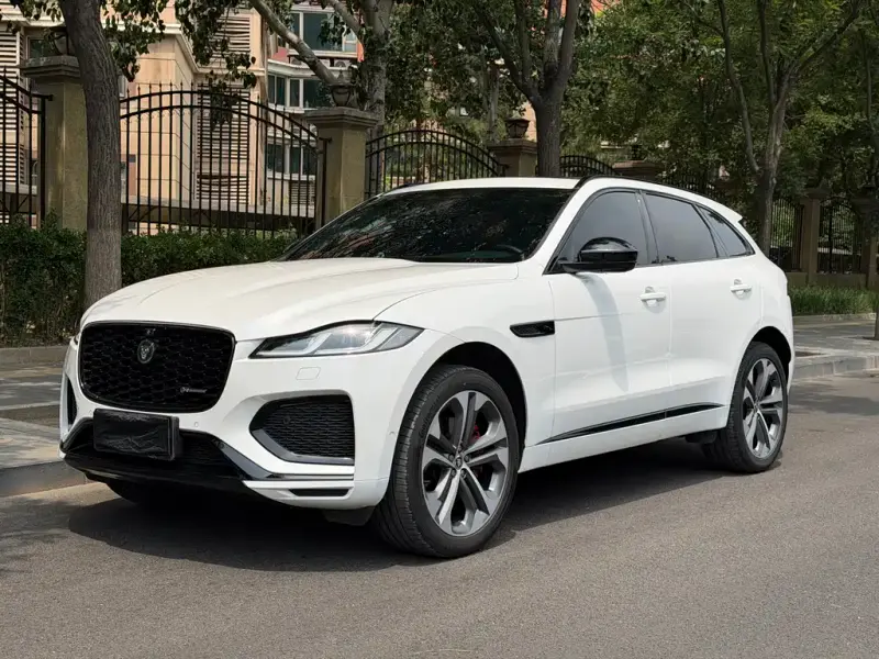 Jaguar F-PACE, 2024