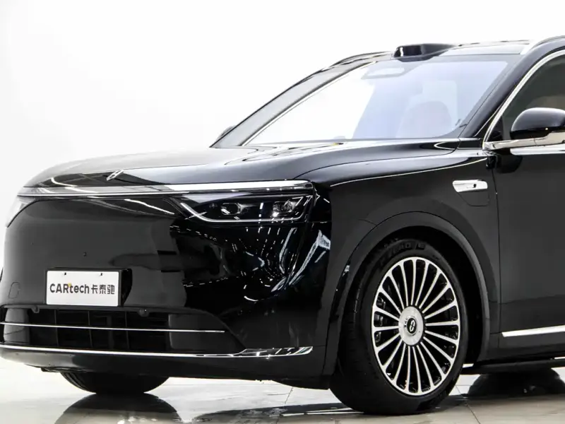 AITO M8, 2025