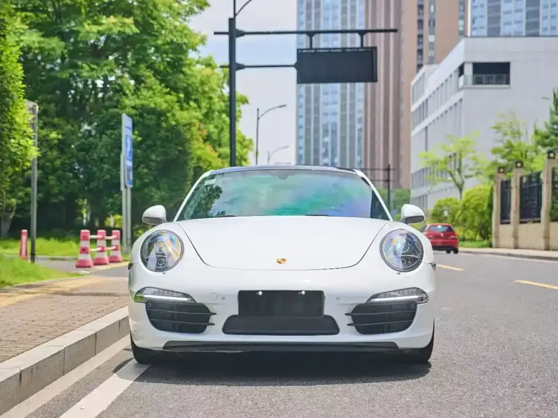 Porsche 911, 2015