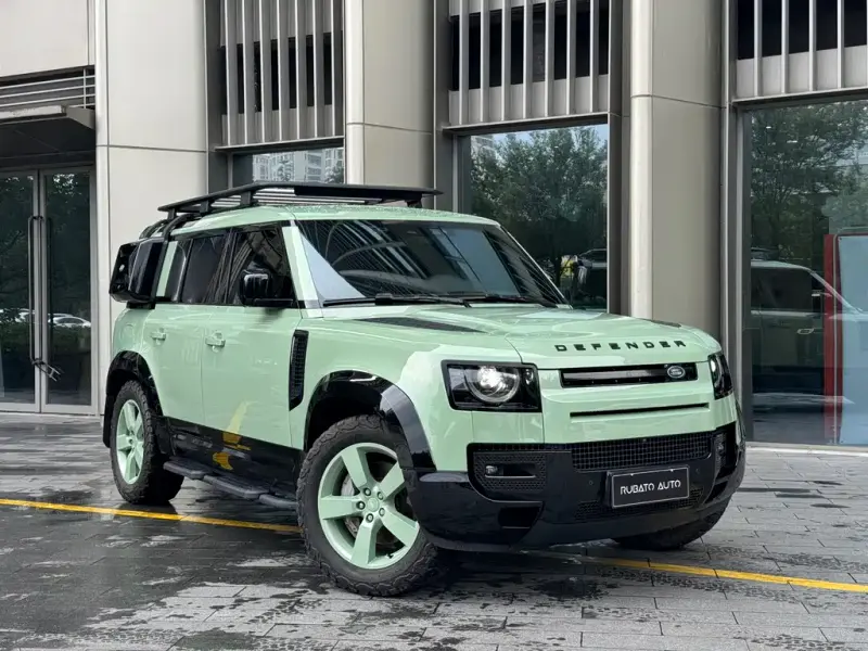 Land Rover Defender, 2023
