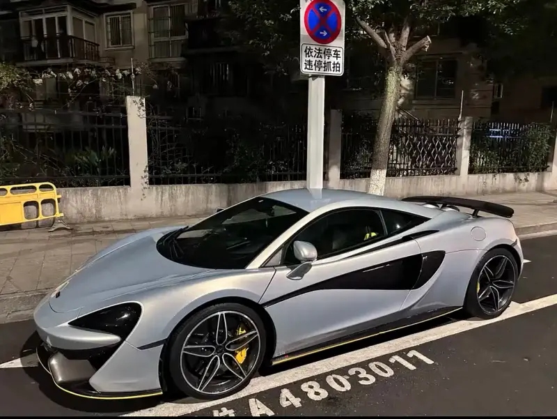 McLaren 570, 2017