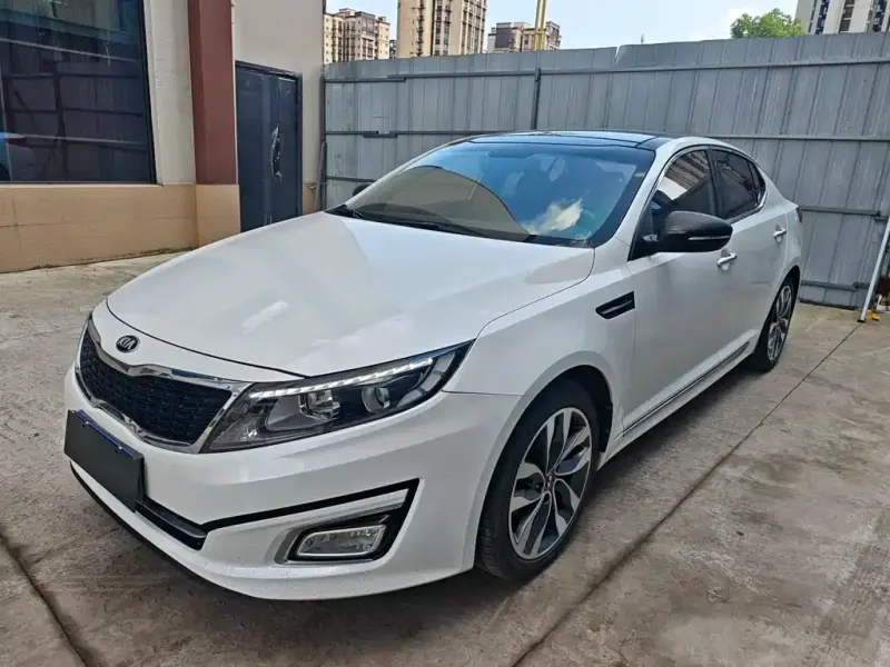 Kia K5, 2015