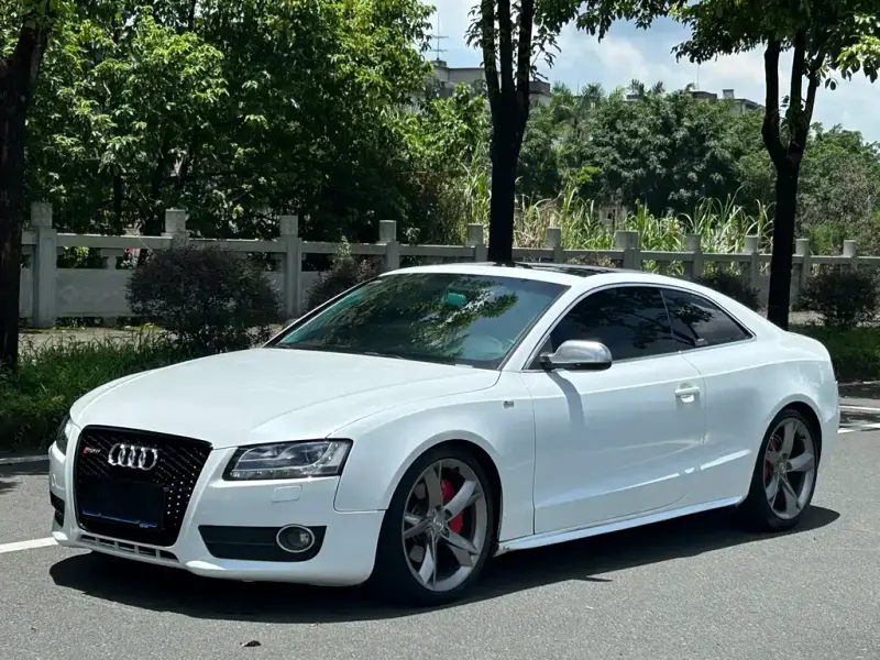 Audi A5 (Import), 2011