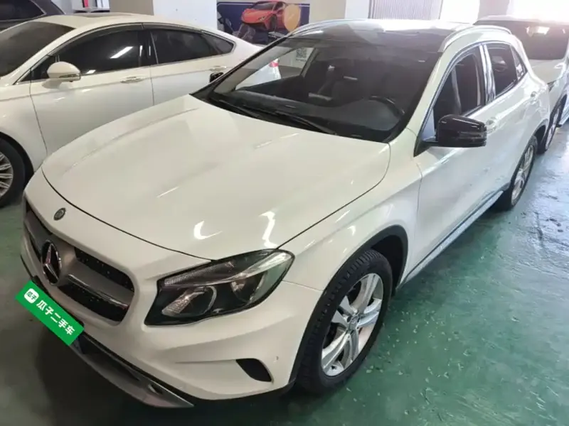 Mercedes-Benz GLA, 2015