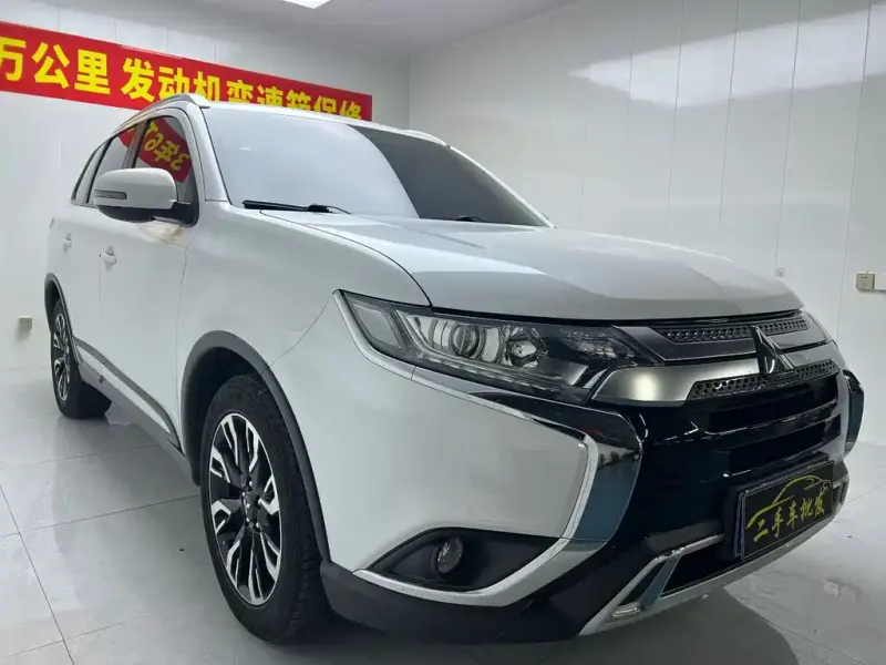 Mitsubishi Outlander, 2020
